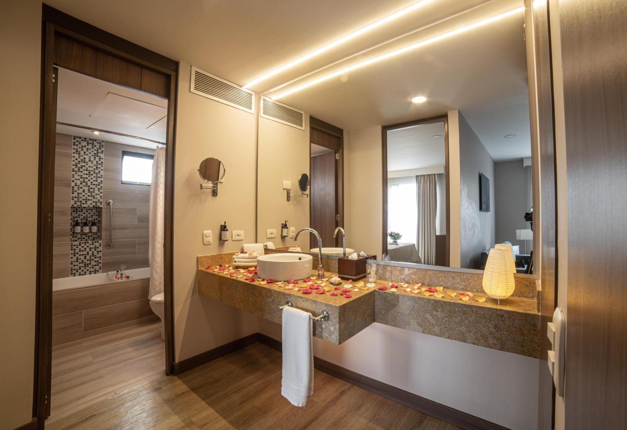 Embassy Suites By Hilton Bogota - Rosales — Photos 3